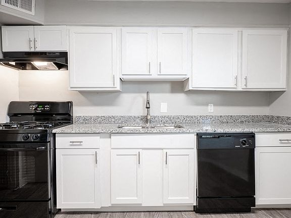 4th image of 14 Oak Rd #1-174