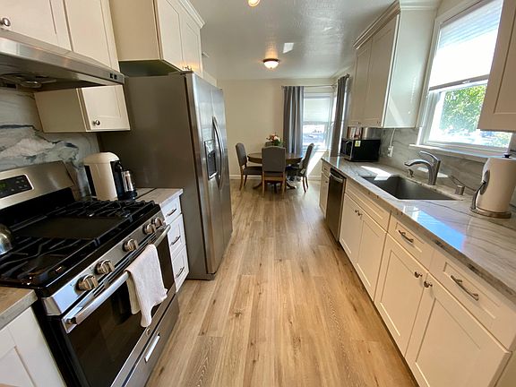 2nd image of 417 Redwood Ave