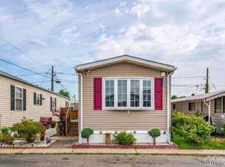 11 Jay St, Avenel, NJ 07001