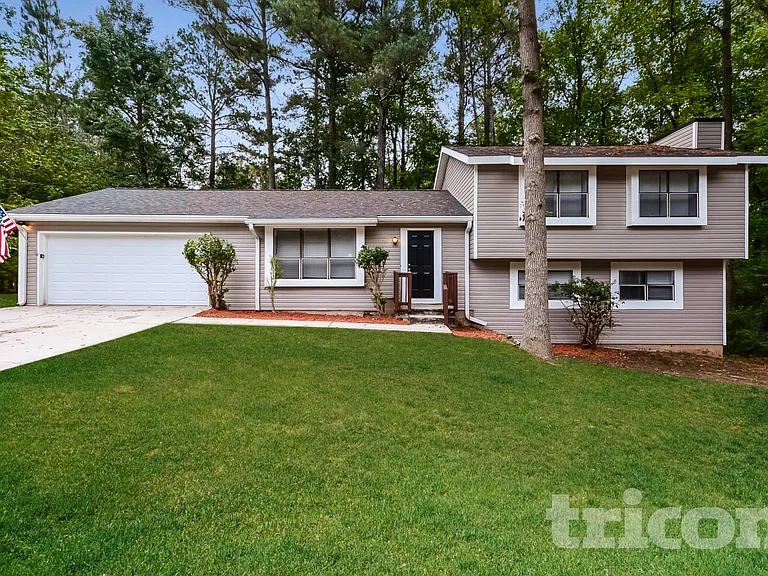133 Fairview Dr — Photo 2