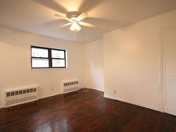 2nd image of 468 Myrtle Ave APT 1