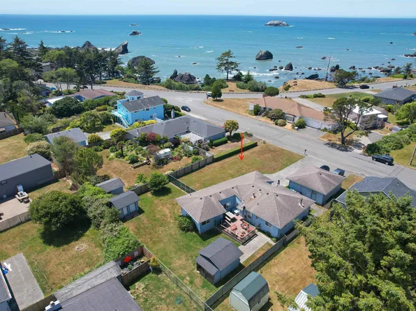 451 Del Monte St, Crescent City, CA 95531
