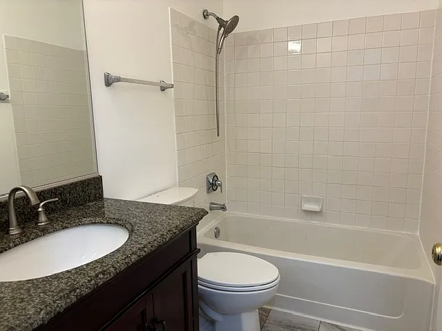 2119 Horncastle Ln — Photo 12