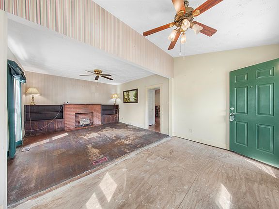 3rd image of 601 Gartrell St