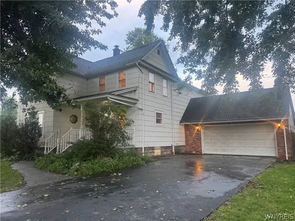 7995 Westphalinger Rd, East Amherst, NY 14051