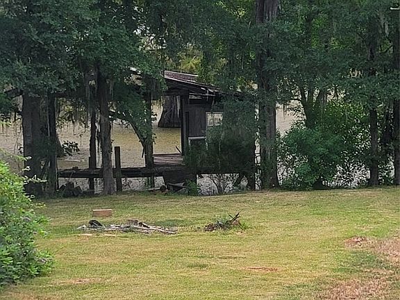 2nd image of 253 Midlake Marina Rd