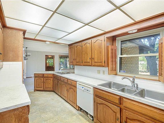 3rd image of 1618 NW 26th St