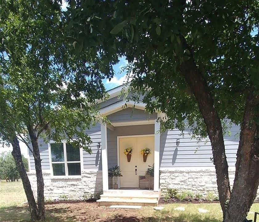 1st image of 855 Aspen Ln