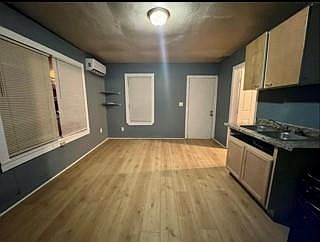 5th image of 13928 Bandera St