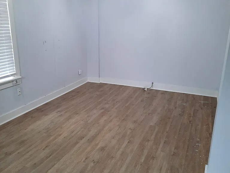 28 Wellington St W #4 — Photo 2