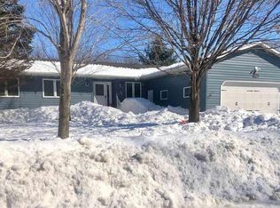 1463 Leonard St, Saint Peter, MN 56082