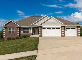 2875 Wildflower Rd, Cedar Rapids, IA 52411