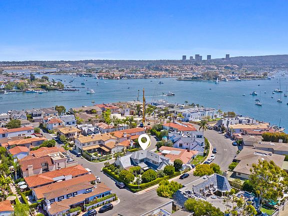 3rd image of 901 Zurich Cir