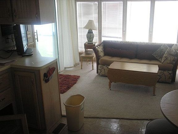 4th image of 643 Sand Dollar Dr