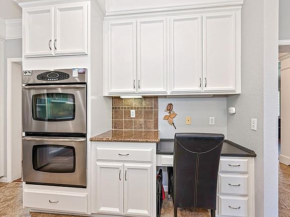4th image of 9811 Beckenham Dr