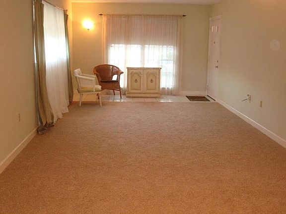 4th image of 5875 37th Ave N APT 8