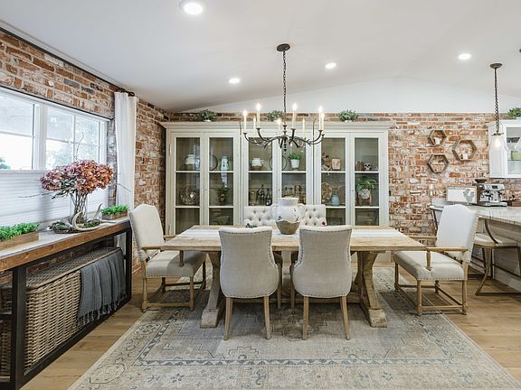 4th image of 2111 W Mulberry Dr #1