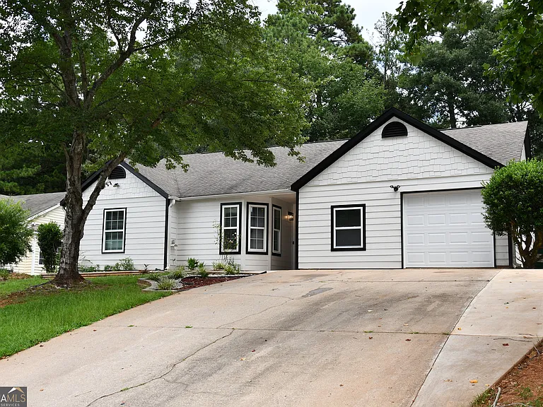 5932 Homestead Cir — Photo 1