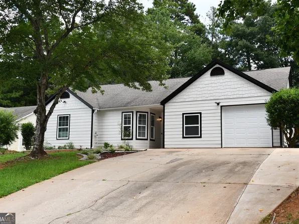 5932 Homestead Cir, Rex, GA 30273