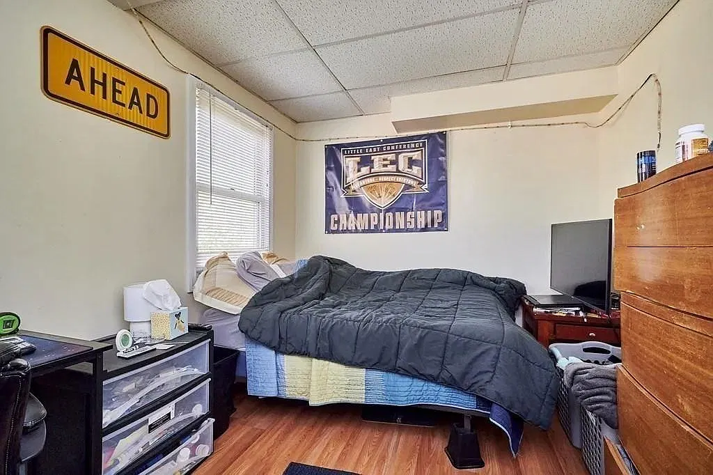 5 bed, $3,350 — Photo 4