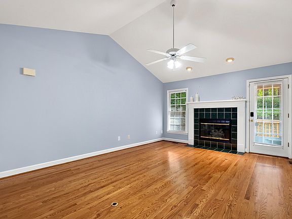 4th image of 2120 Longwood Dr