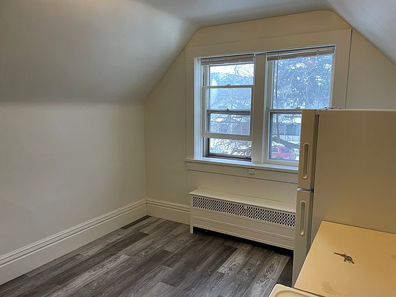 4th image of 412 E Spruce St APT 4