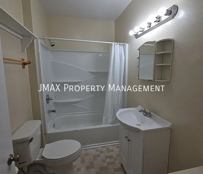 1318 Buena Vista Blvd SE — Photo 9