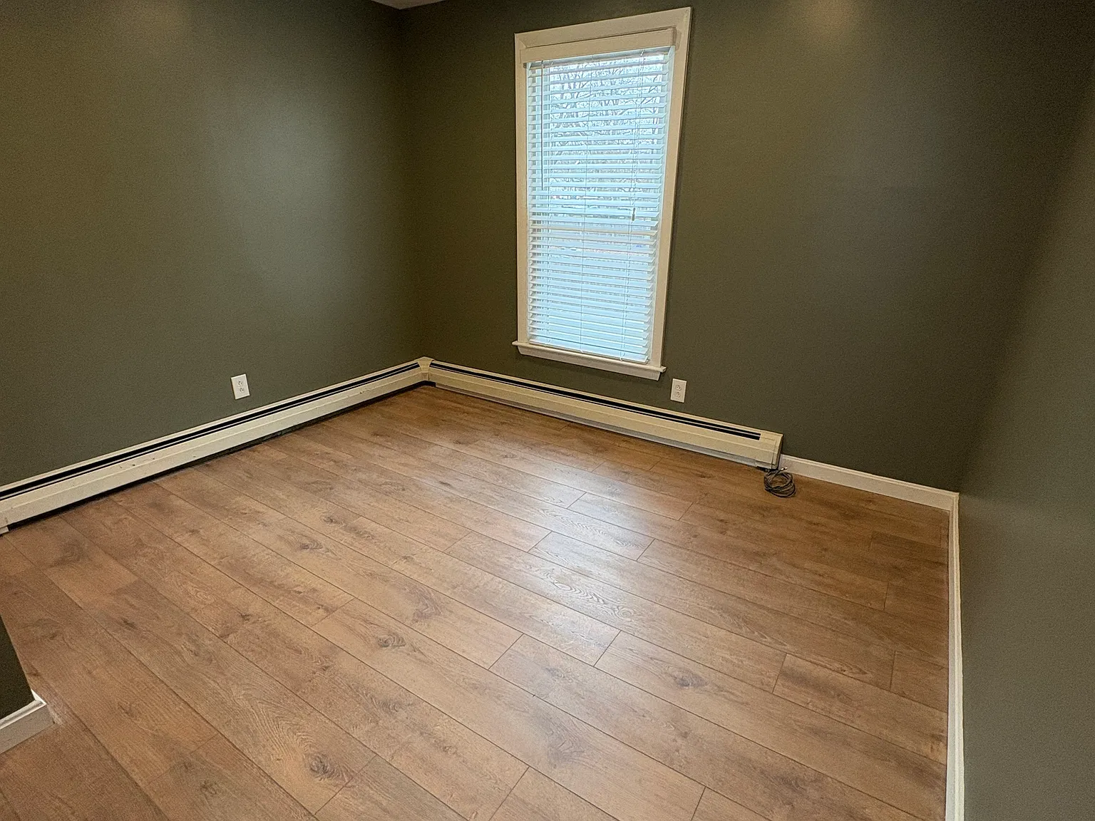 1 bed, $1,050 — Photo 4