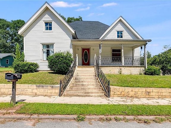 3rd image of 208 Georgia Ave S