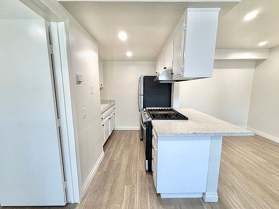 4th image of 1015 E Ohio Ave #106