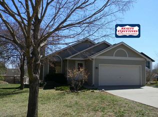 2012 Deerfield Sq, Manhattan, KS 66503