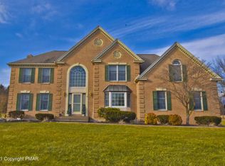330 Frutchey Ct, Mount Bethel, PA 18343