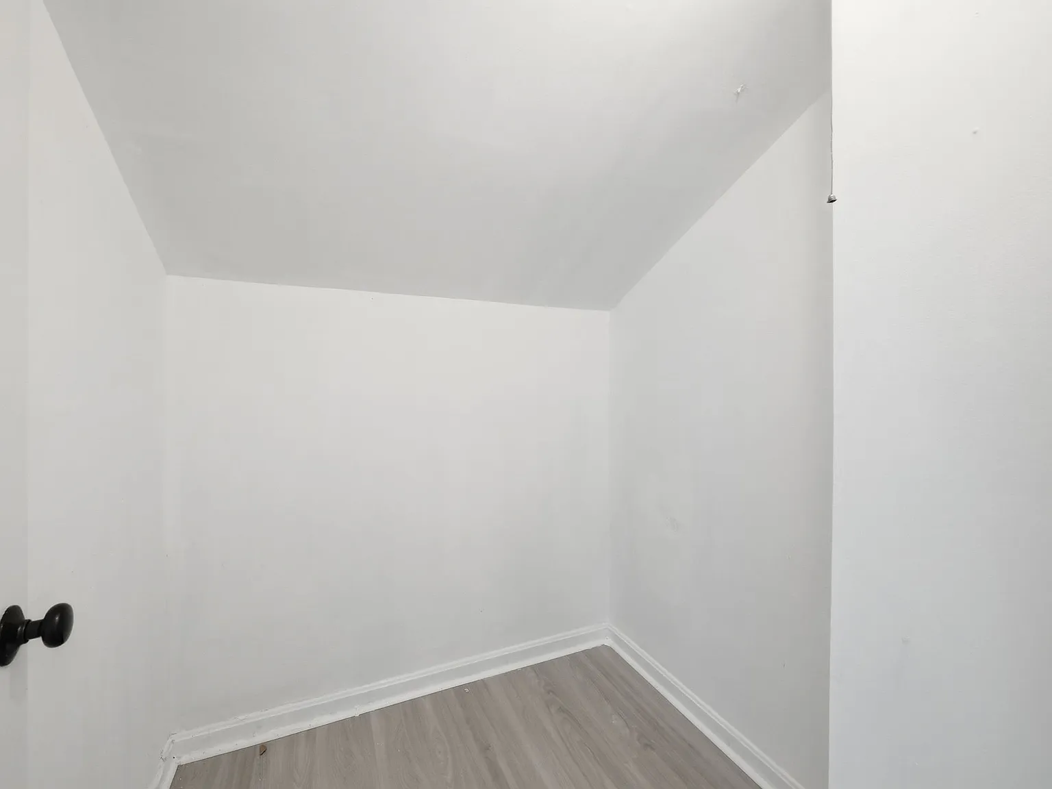 3 bed, 1302 sqft, $2,500 — Photo 2