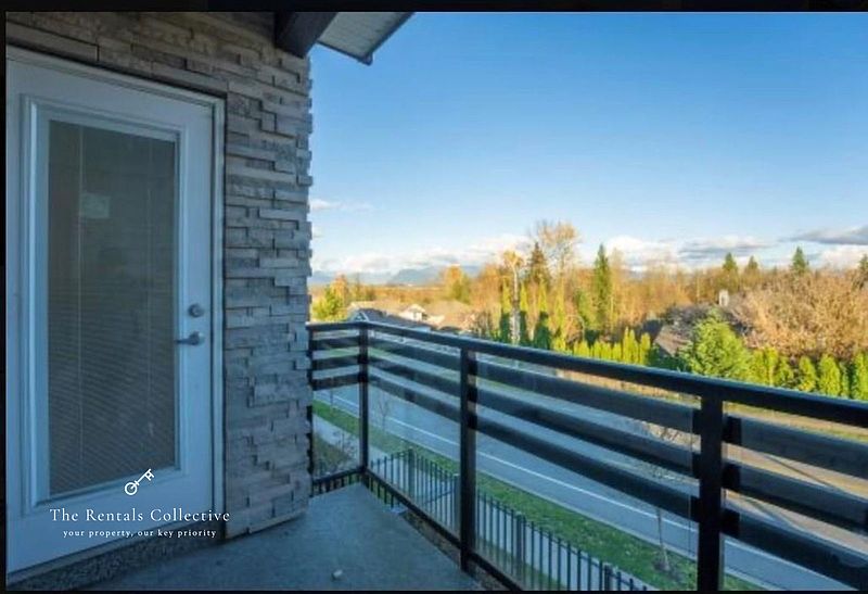Surrey Townhouse for rent - 3 Bedrooms — photo 11