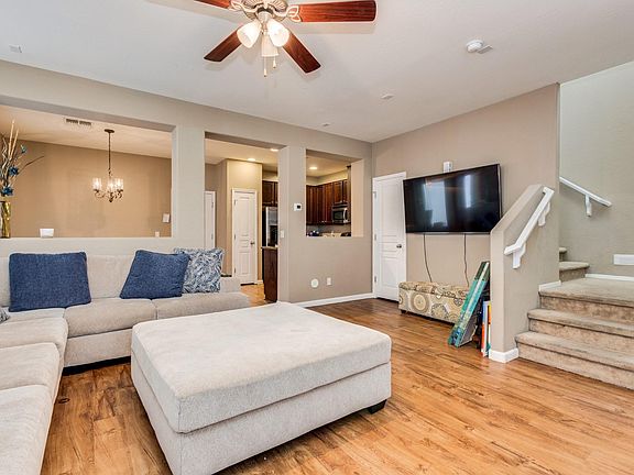 2nd image of 106 E Palomino Dr