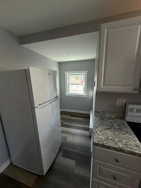 7 Malden Street - 2R — Photo 2