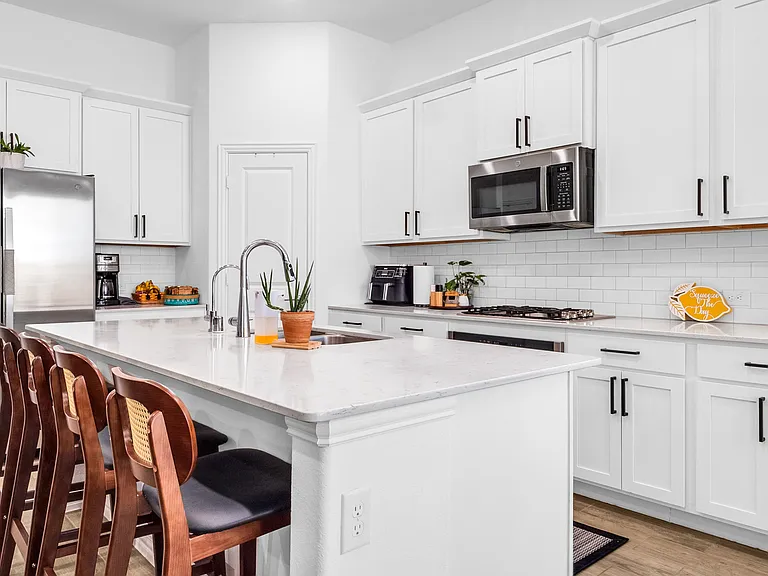 8117 Lindheimer Ln — Photo 3