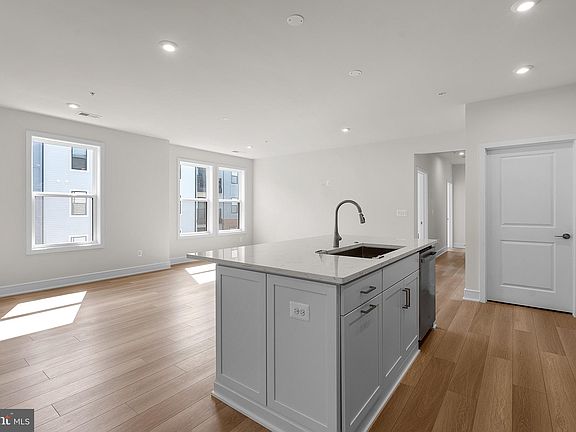 5th image of 23679 Bolton Crescent Ter #12-303