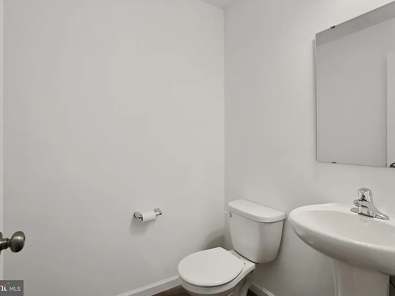 28 Long Bend Dr — Photo 15