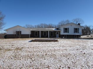 5226 N Goodes Mill Rd, Washington, MO 63090