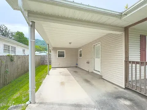712 W Walden St — Photo 12