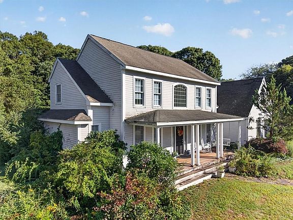 2nd image of 11 Seabury Dr