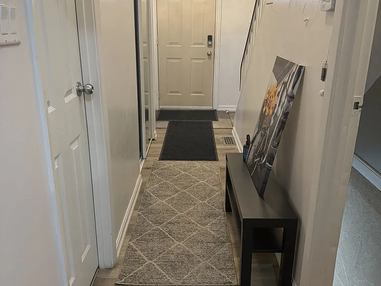 6 Cedarhill Cres — Photo 4