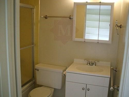 3rd image of 2161 Lillie Ave #8
