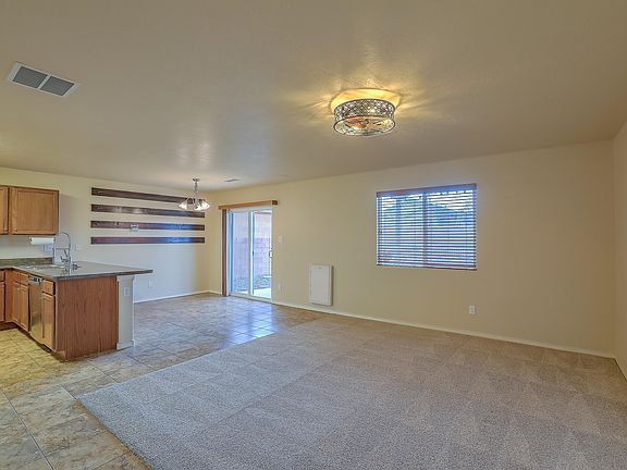 4th image of 1009 Spring Valley Rd NE