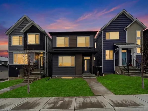 34 W Aquila Way NW, Calgary, AB T3R 1Z6