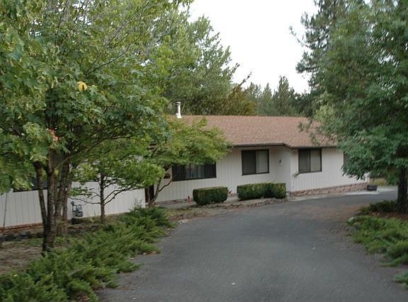 Upper driveay looking SE 