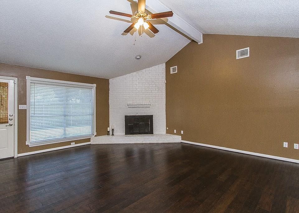 1st image of 3126 Sleepy Hollow Dr