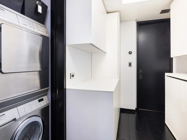 279 Central Park West image 16 of 16