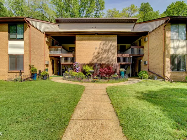 5 Pine Cluster Circle #H, Manalapan, NJ 07726